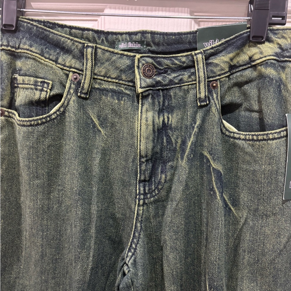 Women’s Mid-Rise baggy Green Cargo Pants - Picture 5 of 8